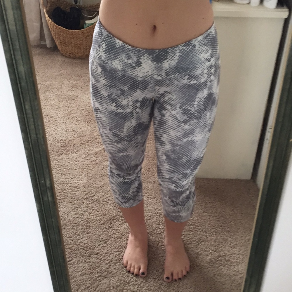 White and gray cropped workout pants